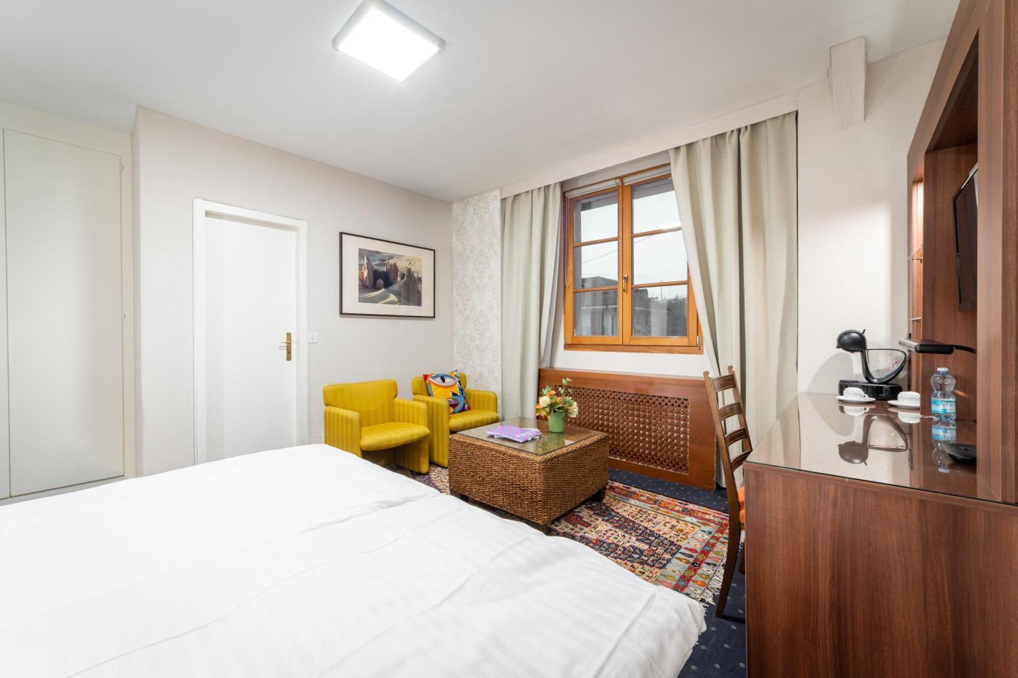 Hotel Restaurant Kutchi Bellevue Екстер'єр фото