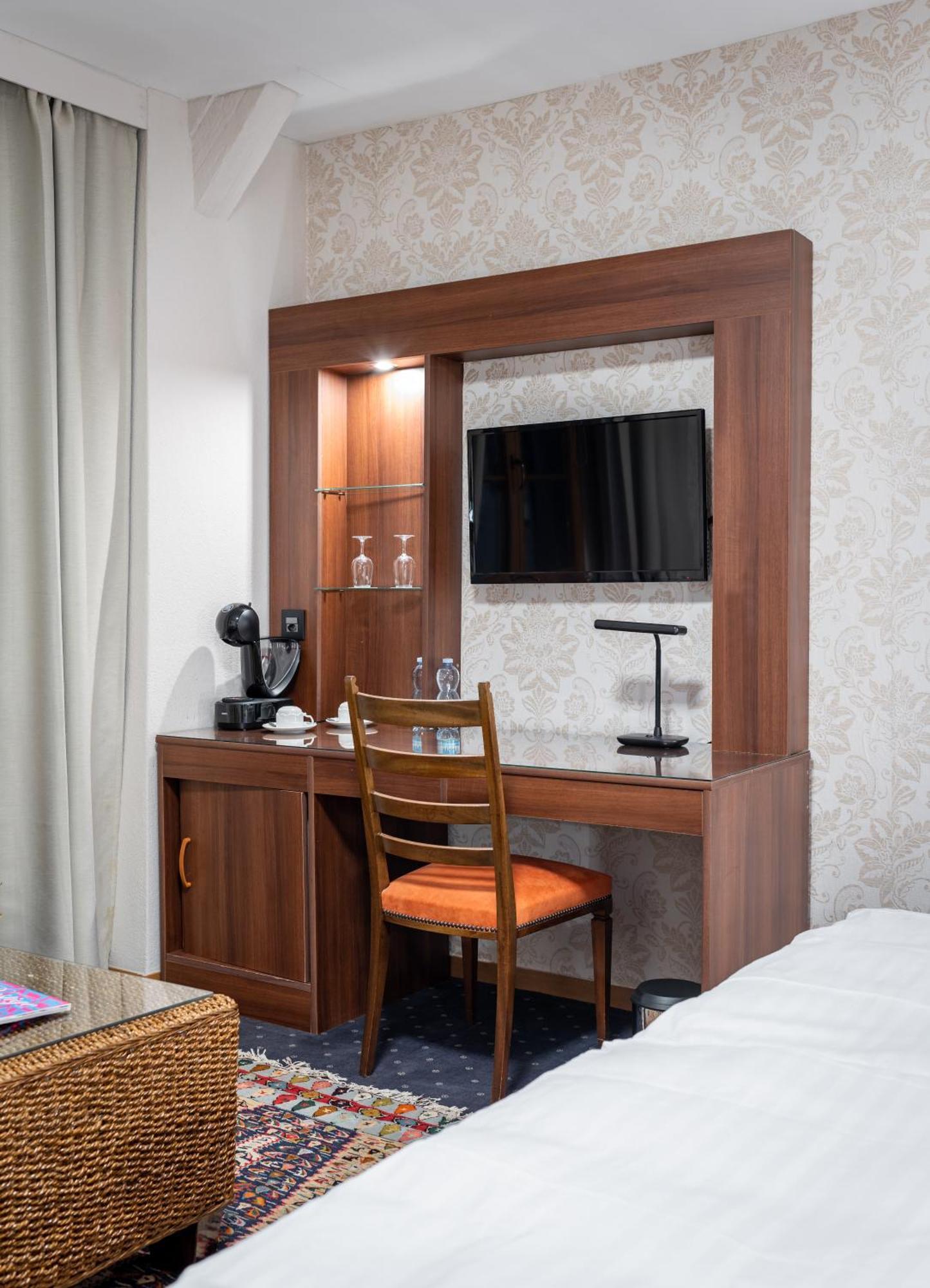 Hotel Restaurant Kutchi Bellevue Екстер'єр фото