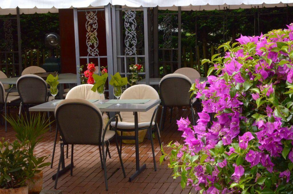 Hotel Restaurant Kutchi Bellevue Екстер'єр фото